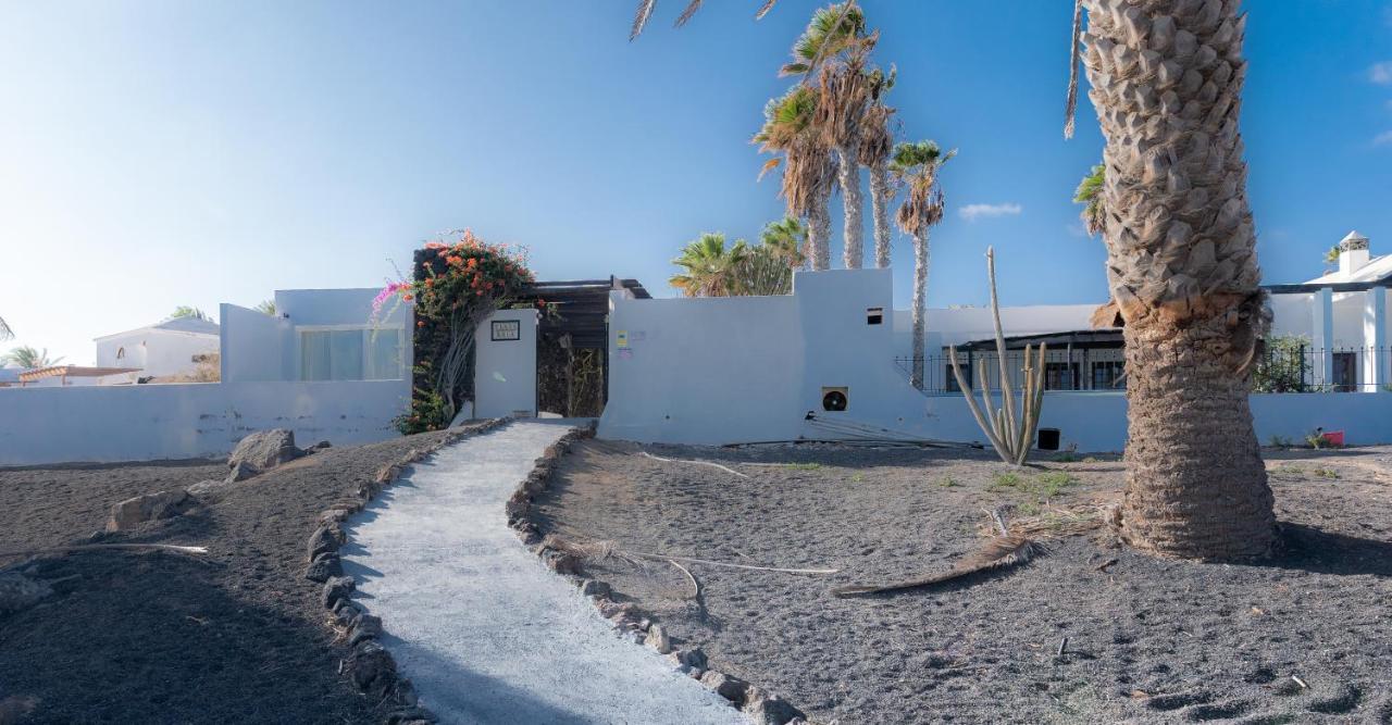 En Playa Roca Primer Linea De Mar Appartement Costa Teguise
